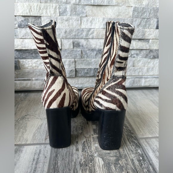 90’s Steve Madden Zebra  Haircloth  Ankle  Retro Boots Size 10B - Picture 8 of 14